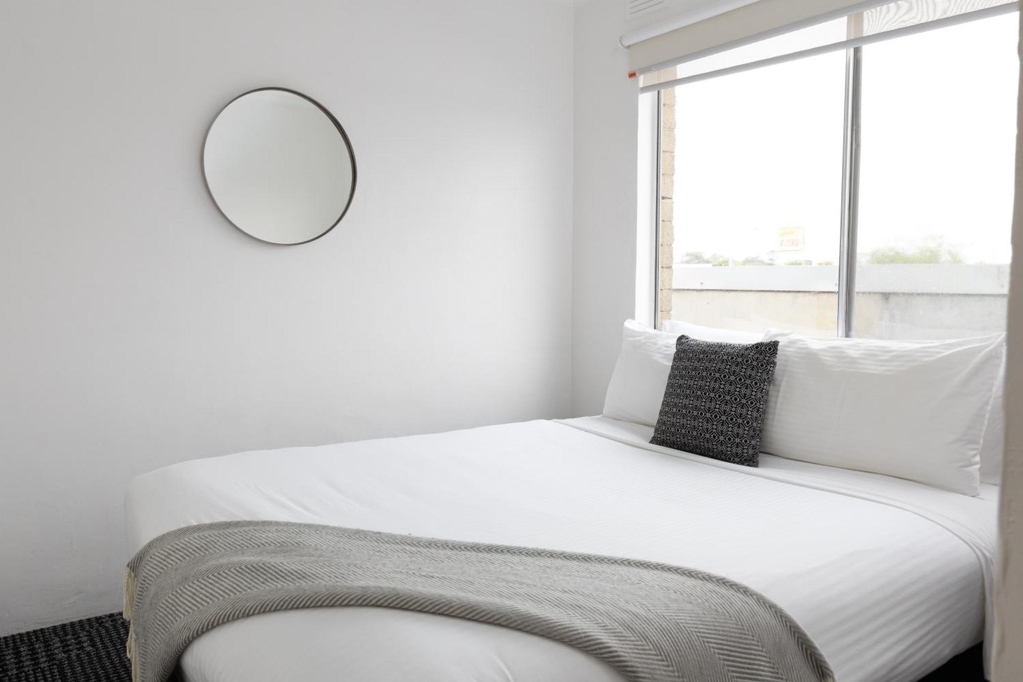 Siesta Central Apartments Сейл Экстерьер фото