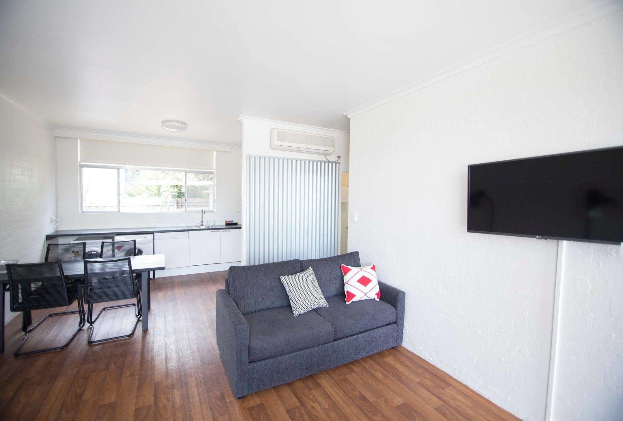 Siesta Central Apartments Сейл Экстерьер фото