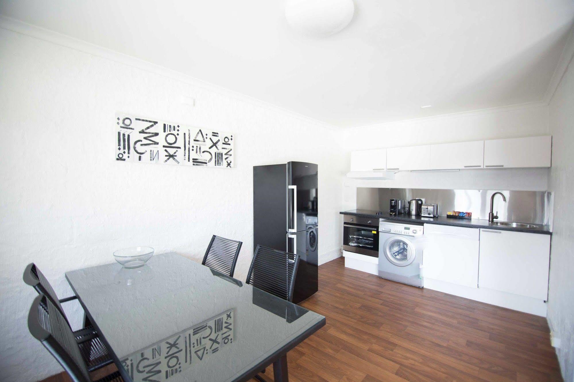 Siesta Central Apartments Сейл Экстерьер фото