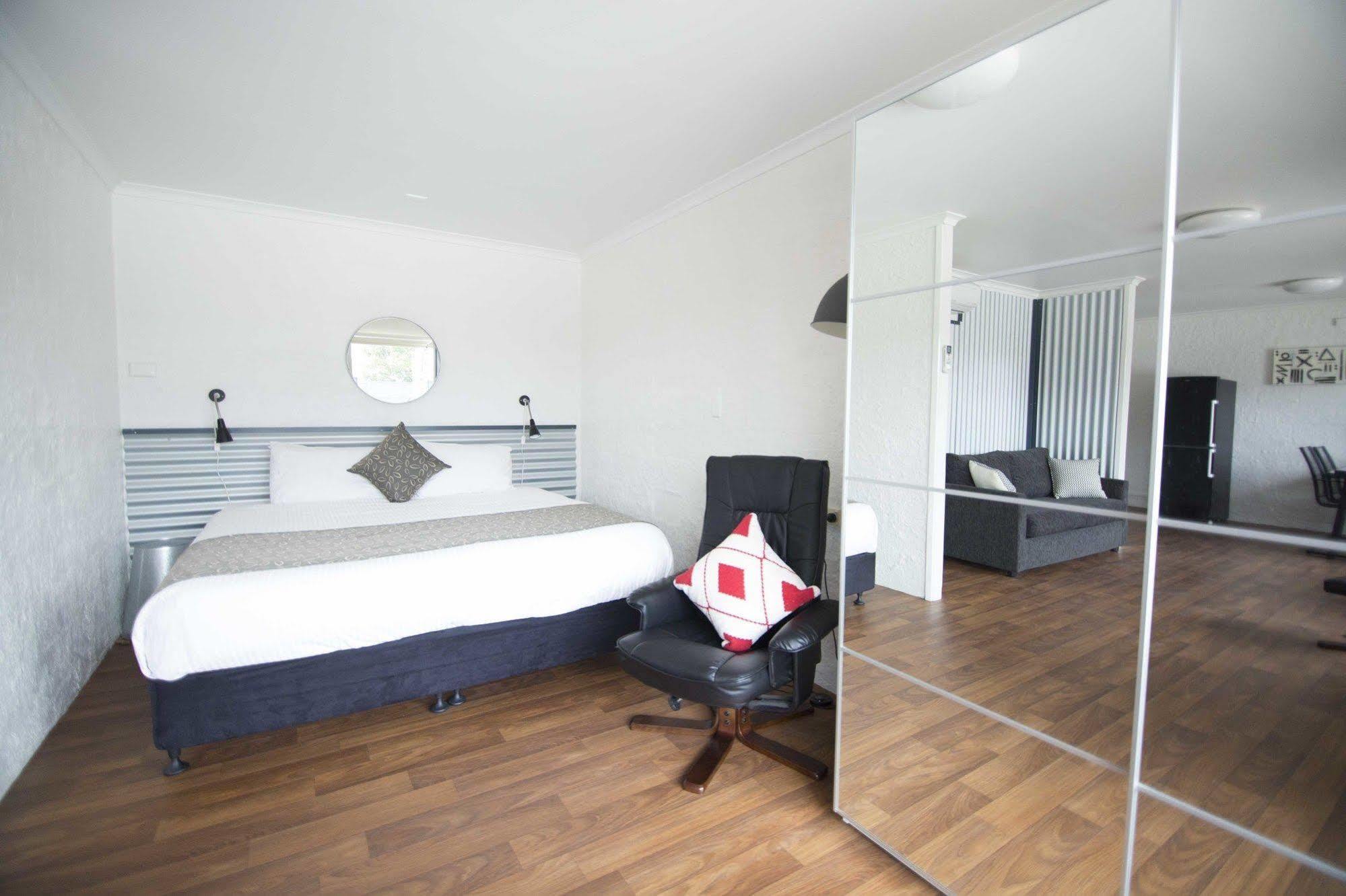 Siesta Central Apartments Сейл Экстерьер фото