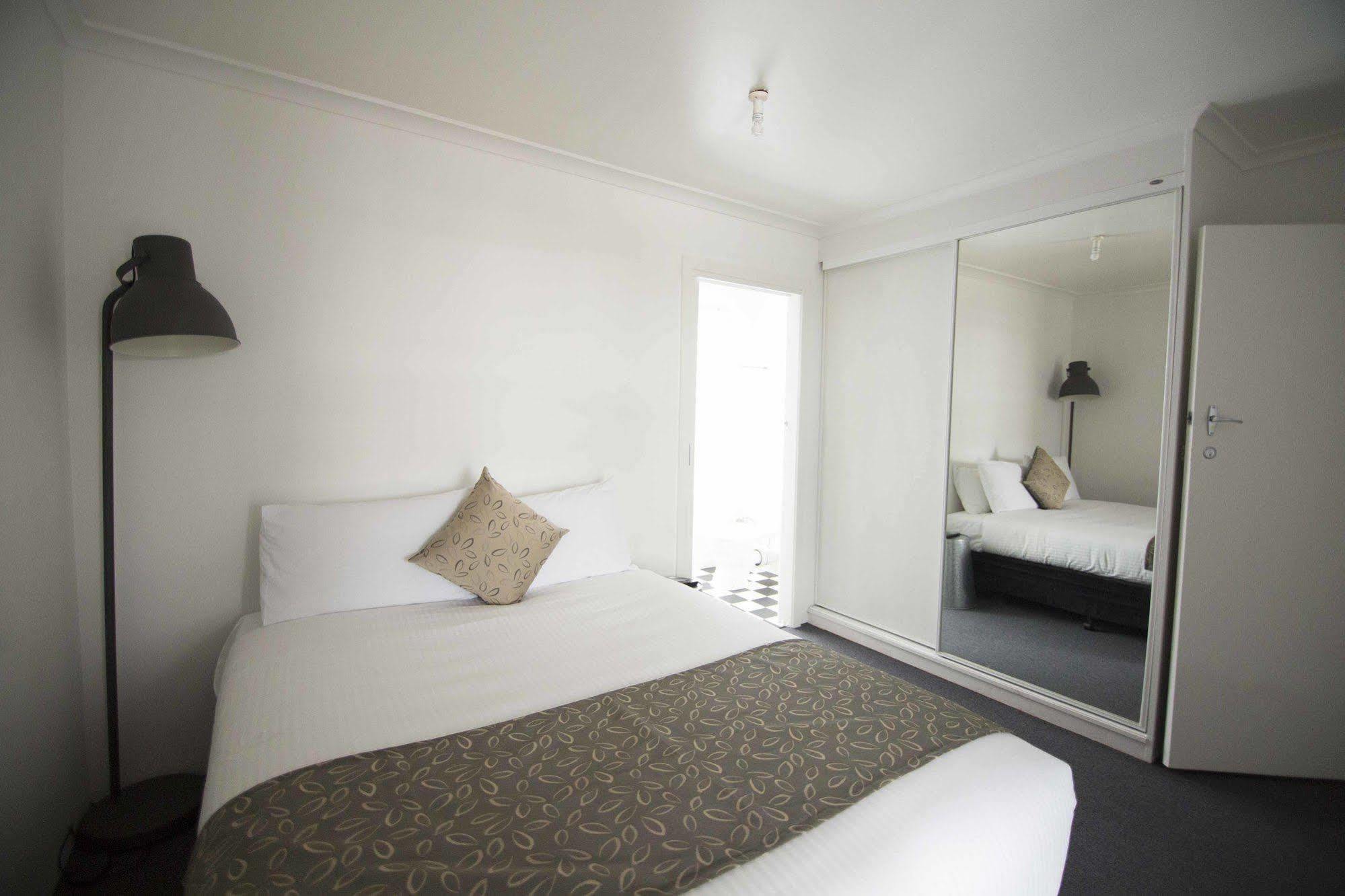 Siesta Central Apartments Сейл Экстерьер фото